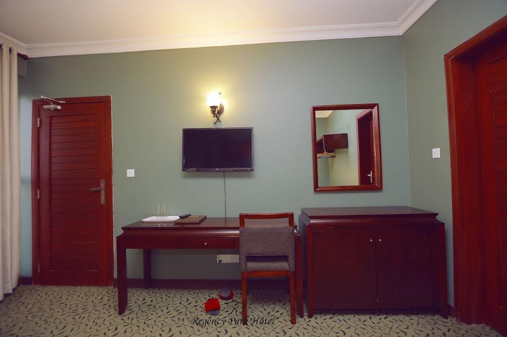 Regency Park Hotel Dar es Salaam Exterior foto