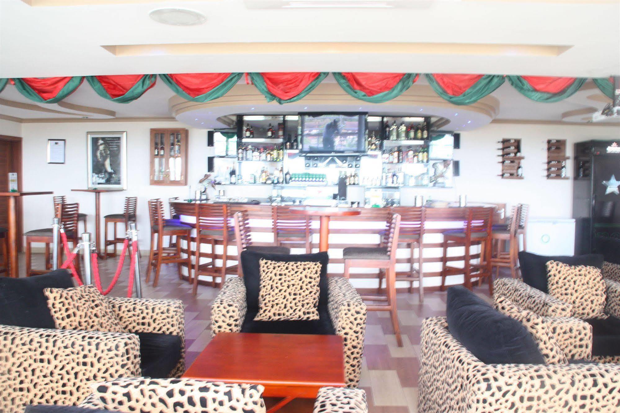 Regency Park Hotel Dar es Salaam Exterior foto
